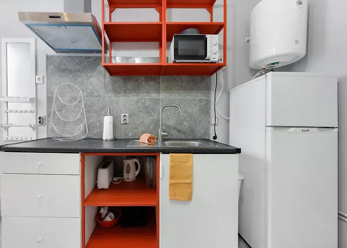 Economy For Two In ラゴス