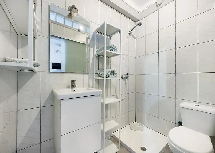 Economy For Two In アパート ラゴス